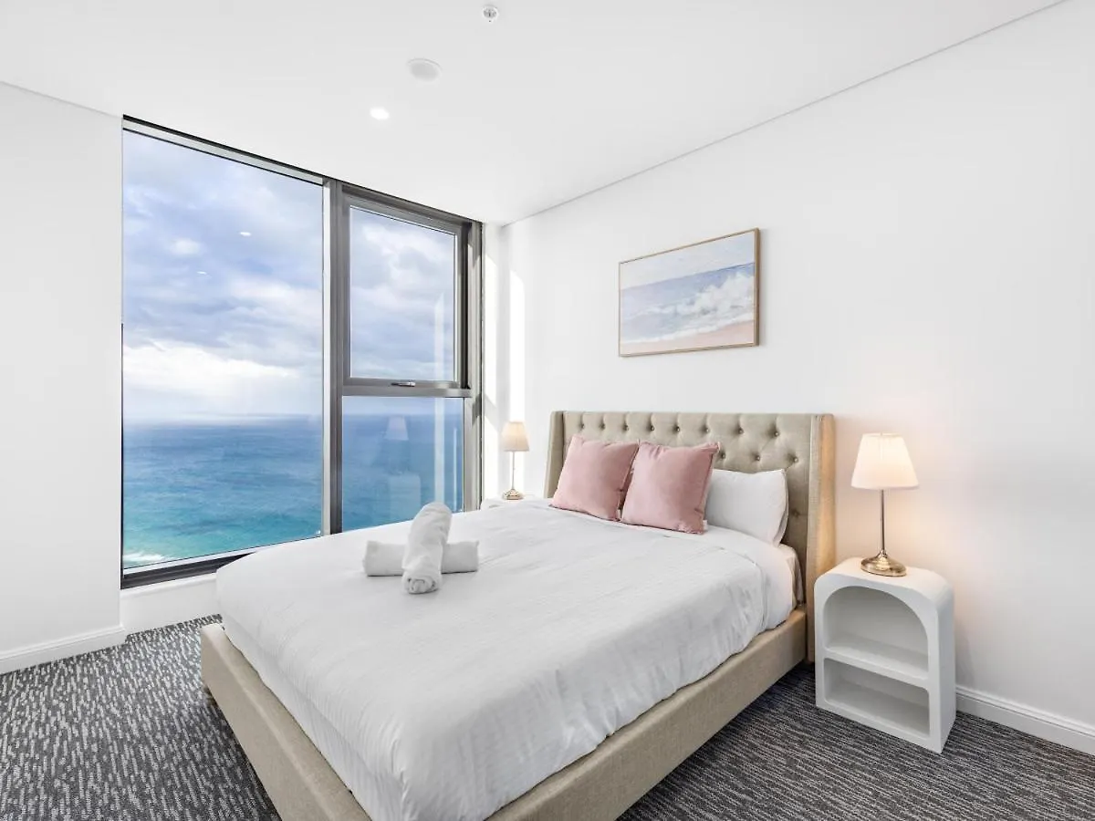 Views From Cloud 1 Min To Beach 2Br Apt Pool Gym Gold Coast 0*,  Avustralya